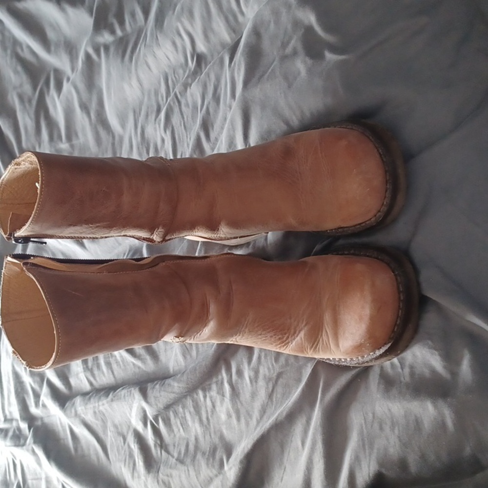 Tan boots size 7